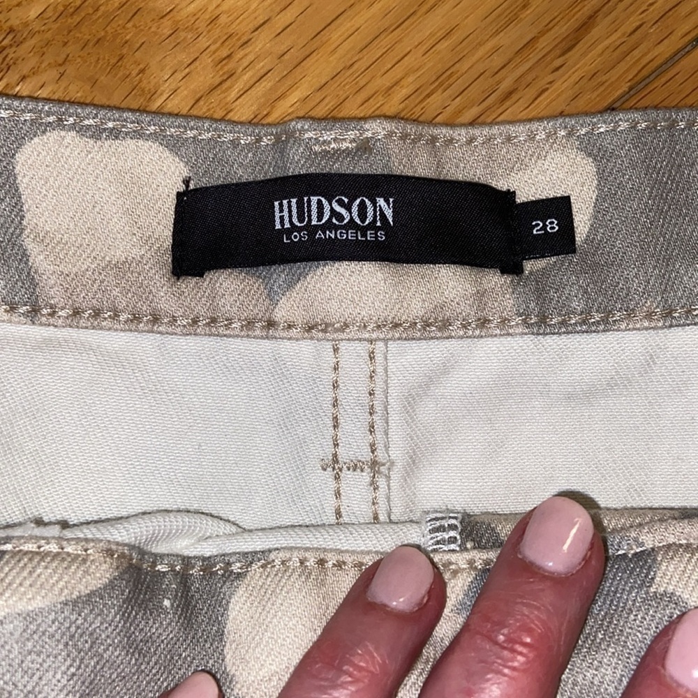 NWOT Hudson Lori High Rise Short in size 28 - Picture 10 of 13